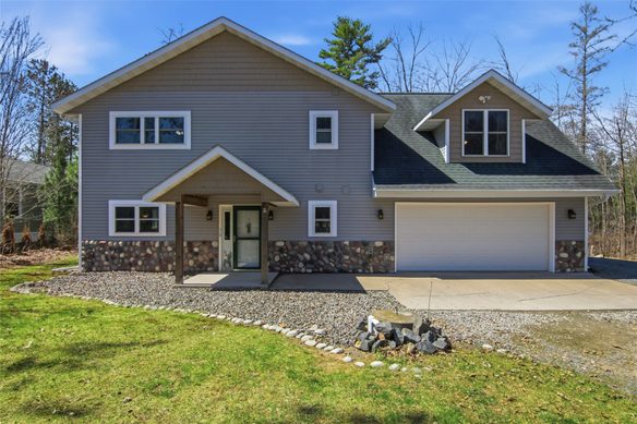 W8895 North Lake Road, Greenwood, WI