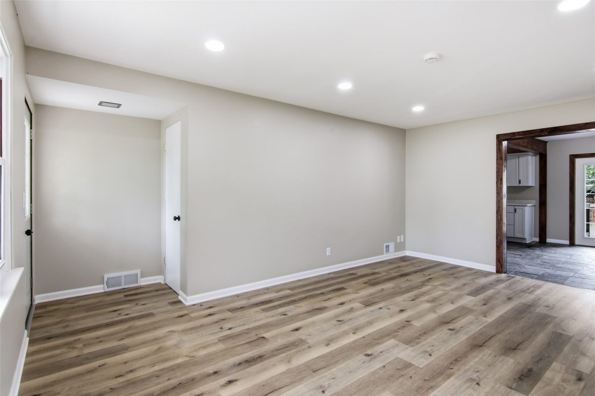 1616 Donald Avenue, Eau Claire WI 54701 - Residential house for sale - MLS #1604781 - image2