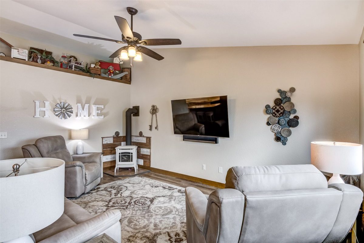 5609 Green Park Drive, Eau Claire, WI — photo 8