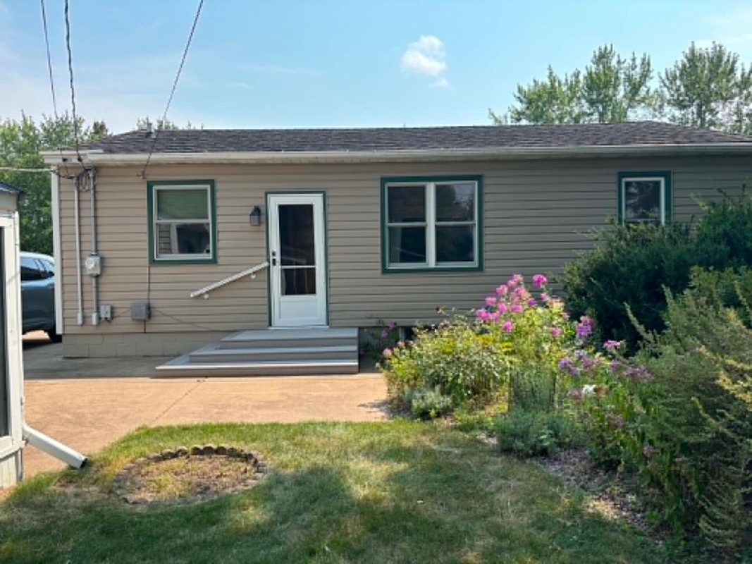 2120 Valmont Avenue, Eau Claire WI 54701 - Residential house for sale - MLS #1603919 - image2