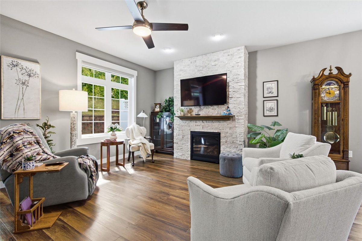 4523 Village Oaks Circle, Eau Claire WI 54701 - Residential house for sale - MLS #1602689 - image14