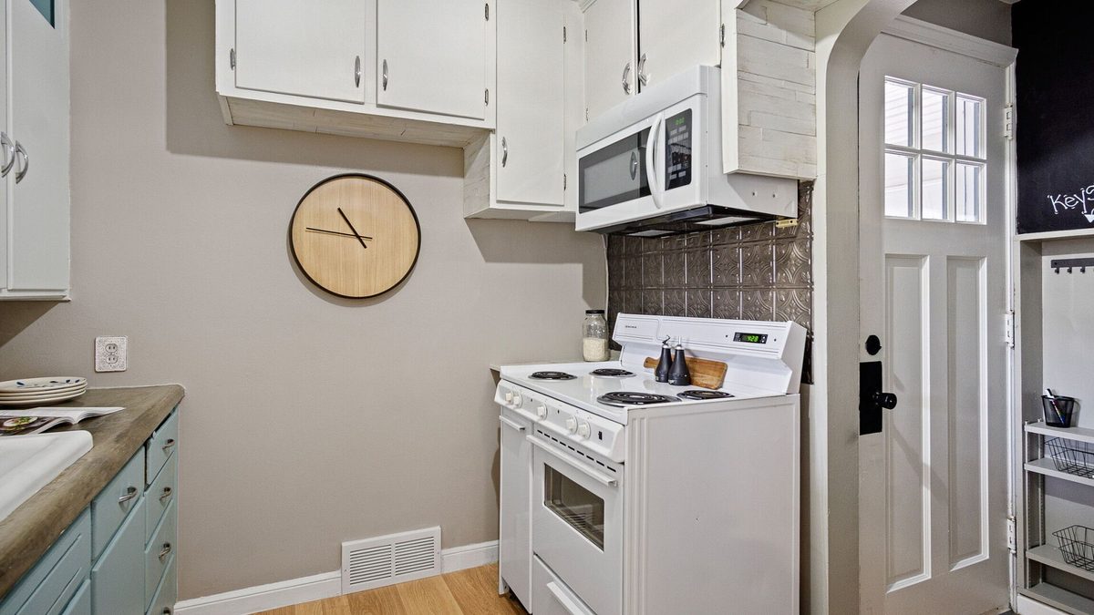 1621 Highland Avenue Eau Claire WI 54701 — photo 23