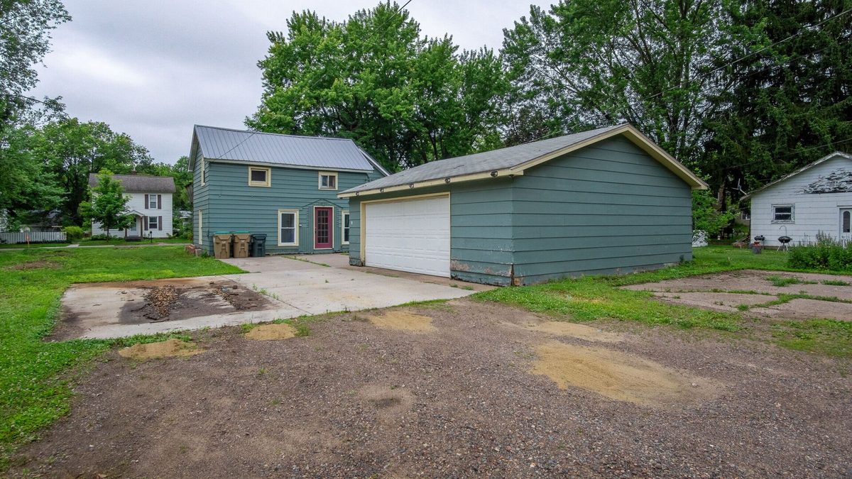 509 Grove Street, Chippewa Falls WI 54729 - ResidentialIncome house for sale - MLS #1602360 - image4