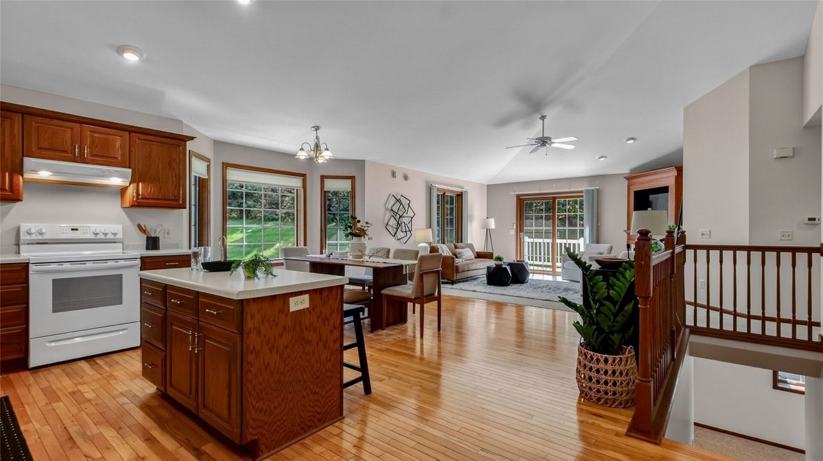 4108 Wild Ridge Court, Eau Claire WI 54703 - Residential house for sale - MLS #1603127 - image4