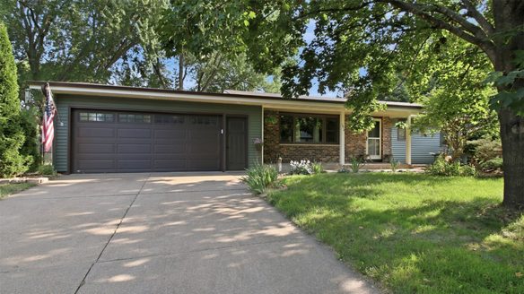 1819 Grandview Drive, Eau Claire WI 54703 - Residential house for sale - MLS #1603992 - image1