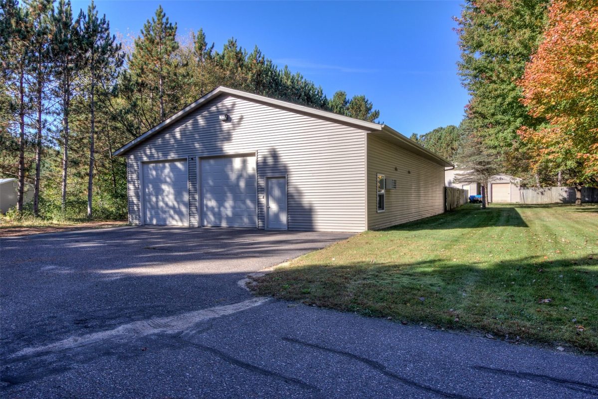 1900 60th Avenue, Eau Claire WI 54703 - Residential house for sale - MLS #1605778 - image2