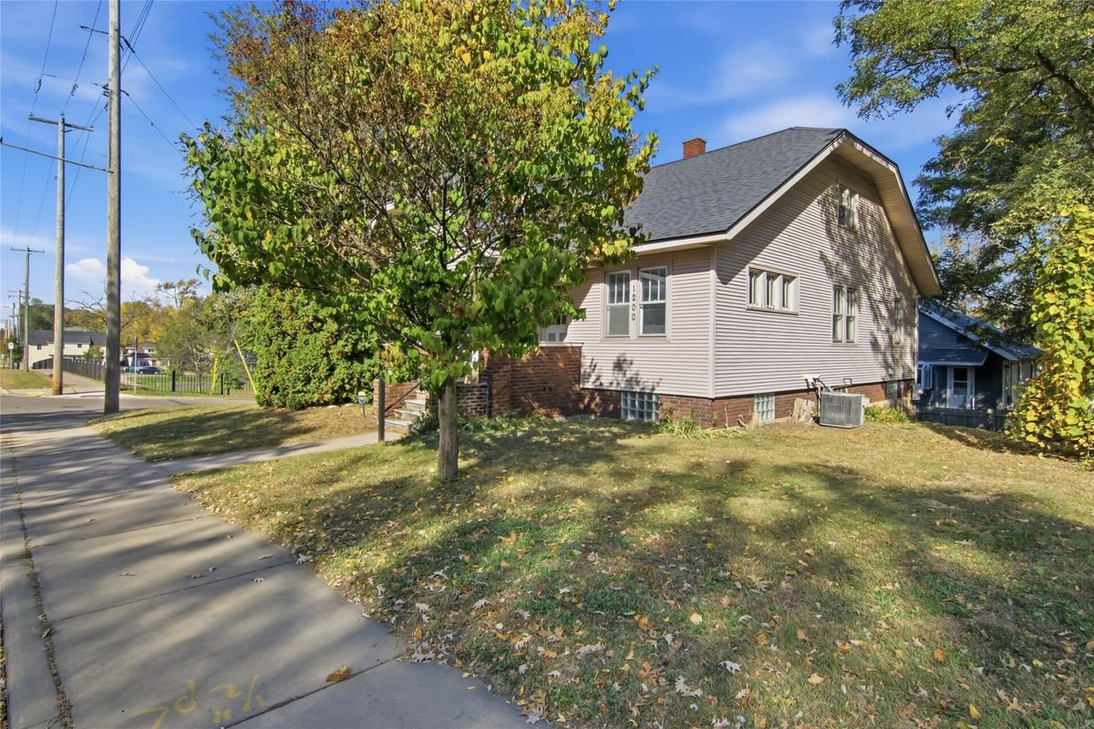 1200 Main Street, Eau Claire WI 54701 - Residential house for sale - MLS #1605933 - image18