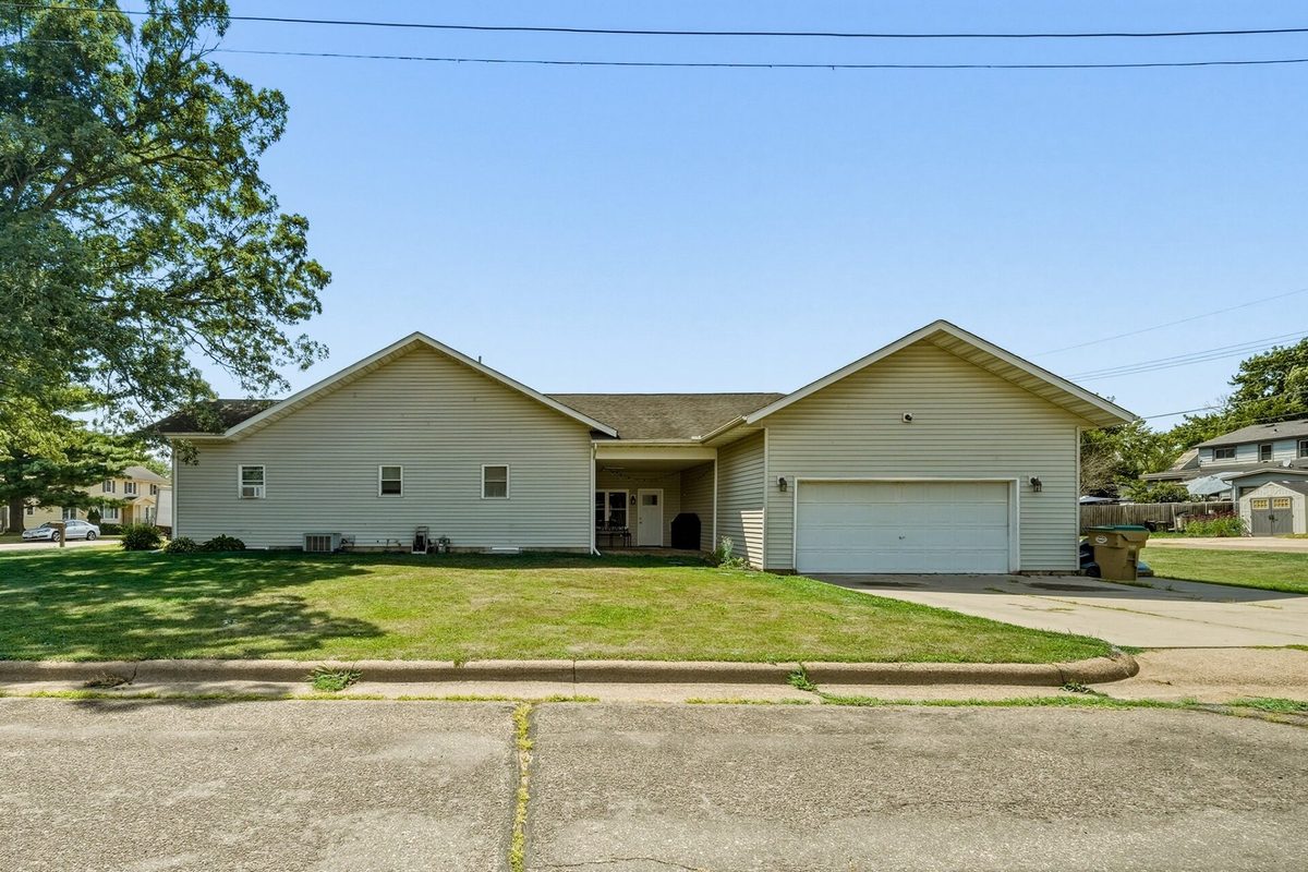 242 2nd Avenue, Chippewa Falls WI 54729 - Residential house for sale - MLS #1604340 - image2