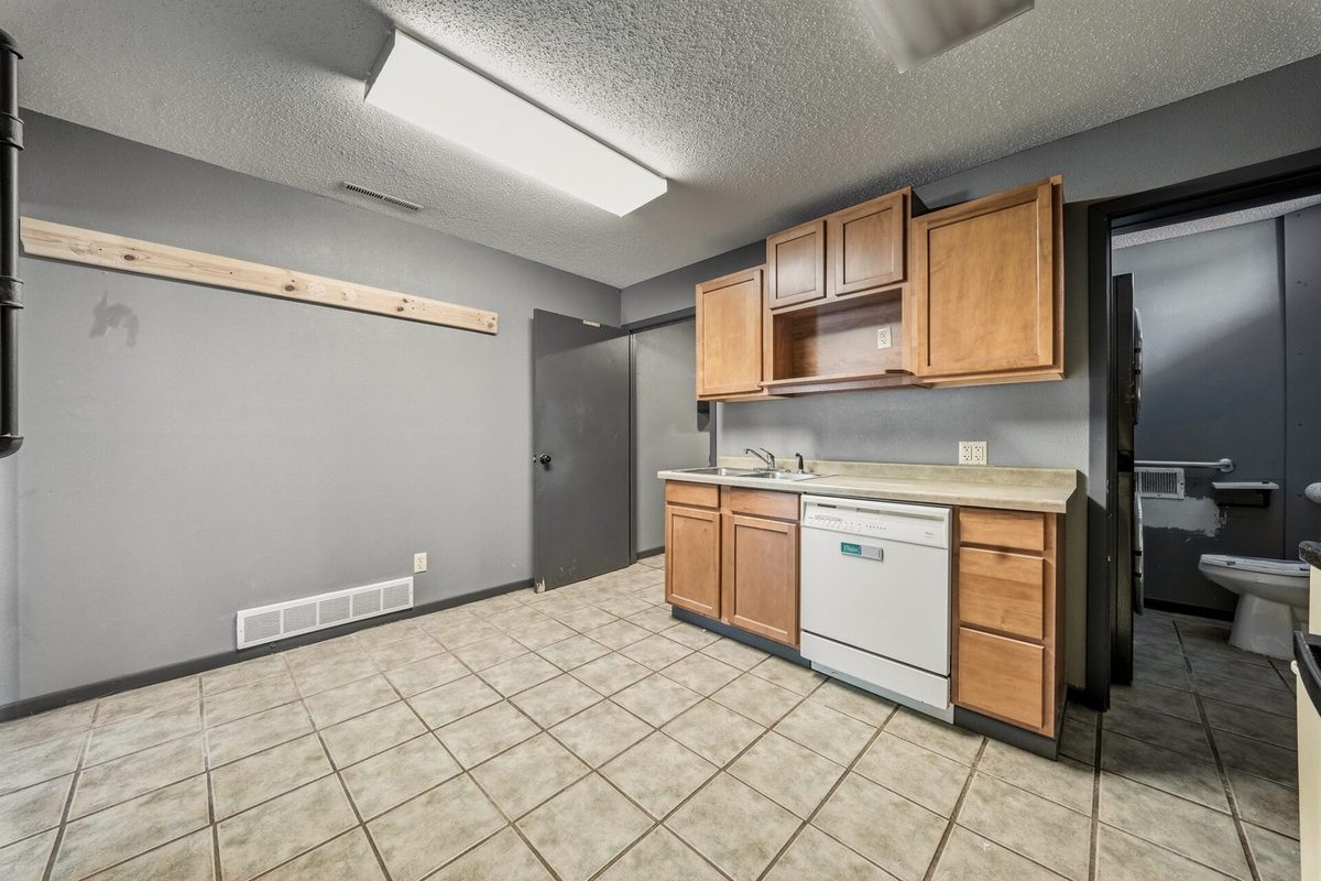 15 Walnut Street, Chippewa Falls WI 54729 - CommercialSale house for sale - MLS #1602842 - image12
