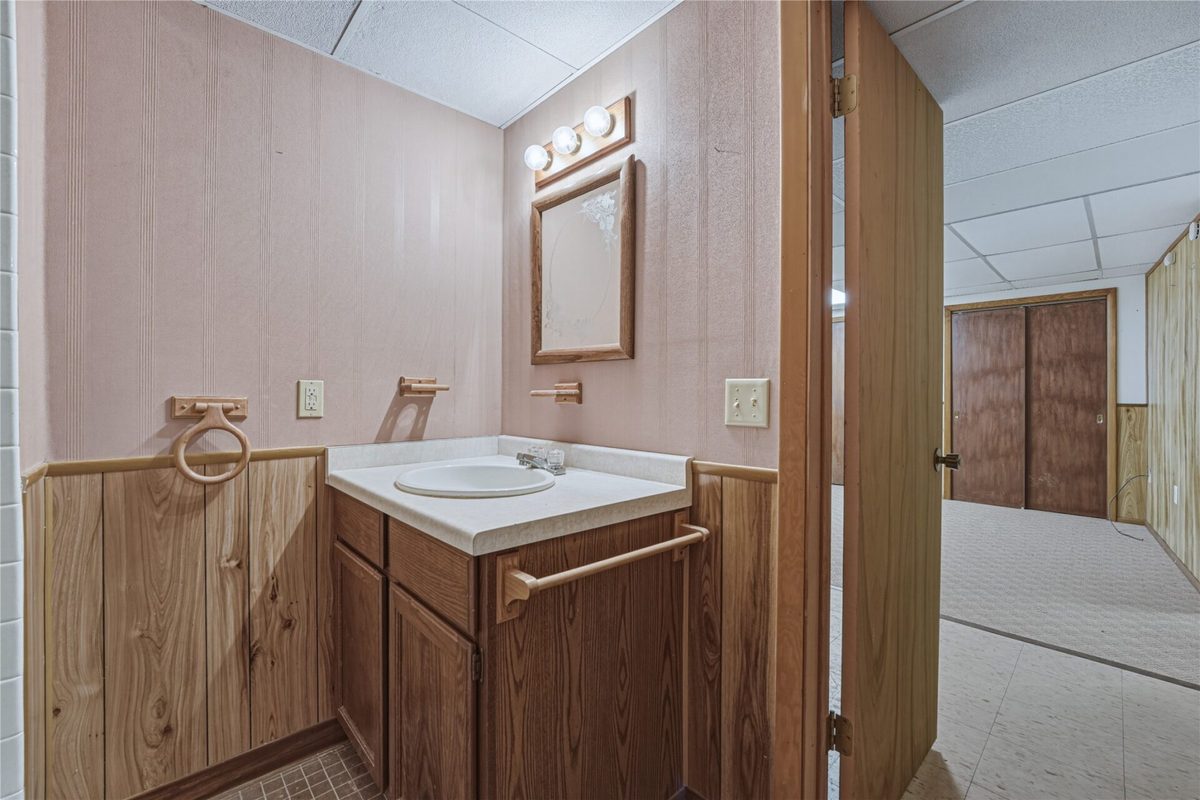 17042 54th Avenue, Chippewa Falls, WI