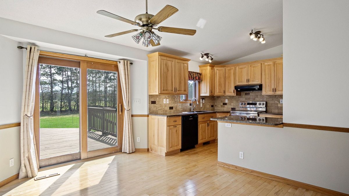 5211 Hamilton Avenue Eau Claire WI 54701 — photo 18