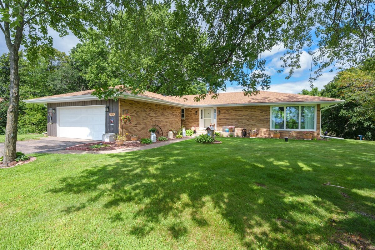 7236 20th Avenue Eau Claire WI 54703 — photo 2