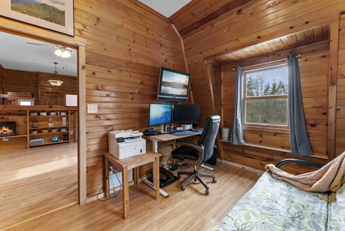 25445 Spaulding Road, Grantsburg, WI