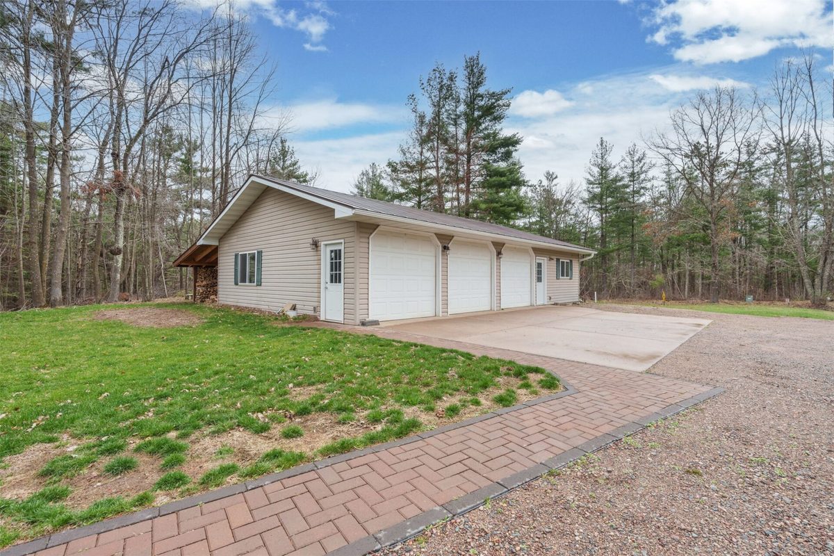 N5353 Thornapple Road, Ladysmith, WI