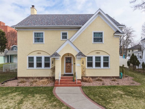 212 Mckinley Avenue, Eau Claire, WI