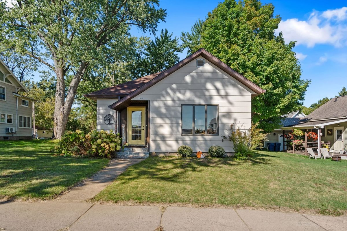 105 6th Avenue, Shell Lake WI 54871 - Residential house for sale - MLS #1605401 - image2