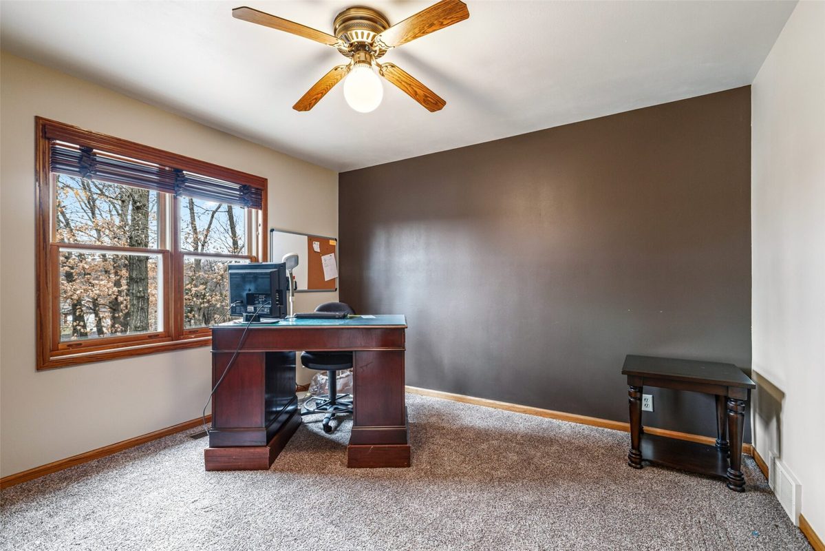 318 Paris Place  Eau Claire WI 54703 — photo 29