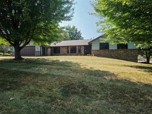 302 Summit Court Chippewa Falls WI 54729
