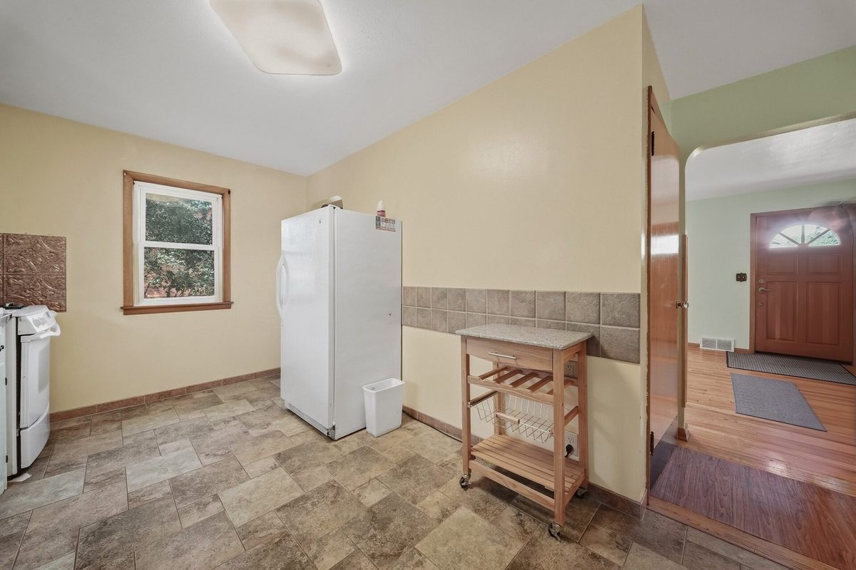1132 Pershing Street, Eau Claire WI 54703 - Residential house for sale - MLS #1605170 - image6