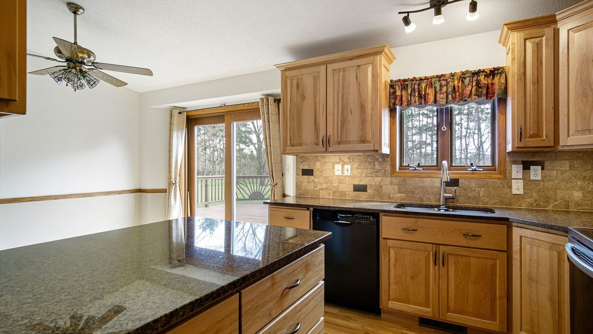 5211 Hamilton Avenue Eau Claire WI 54701 — photo 17