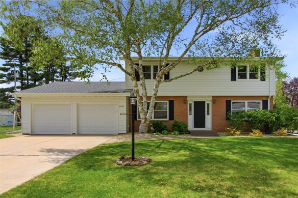 2610 Marilyn Drive, Eau Claire WI 54701 - Residential house for sale - MLS #1601105 - image1