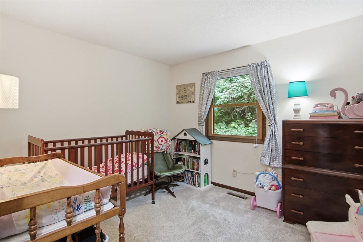 E865 Woodridge Drive, Eau Claire, WI