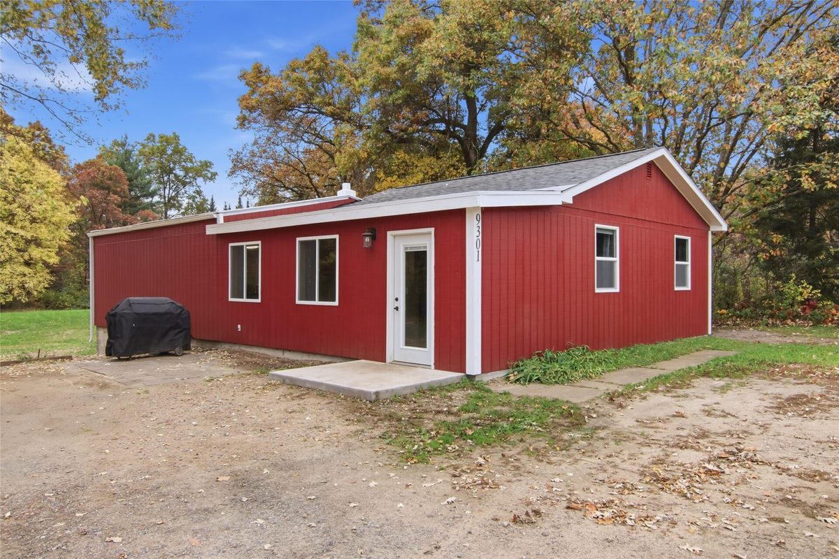 9301 Olson Drive, Eau Claire WI 54703 - Residential house for sale - MLS #1606075 - image2