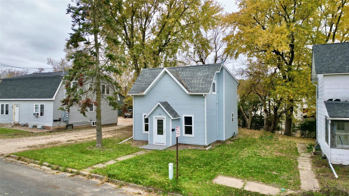 107 4th Street, Menomonie WI 54751 - Residential house for sale - MLS #1605954 - image2