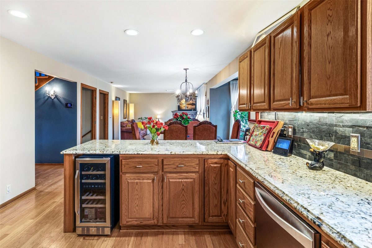 318 Paris Place  Eau Claire WI 54703 — photo 22