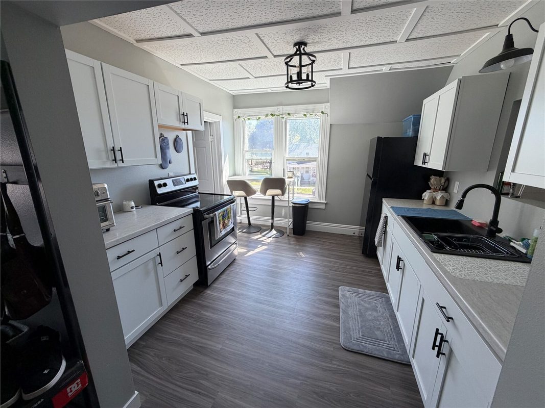 614 Cochrane Street, Eau Claire WI 54703 - ResidentialIncome house for sale - MLS #1601106 - image2