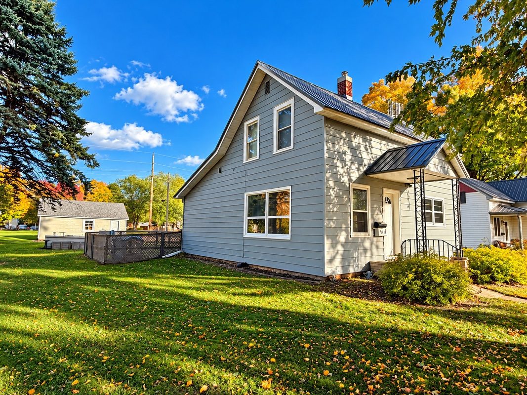 1314 Tainter Street, Menomonie WI 54751 - Residential house for sale - MLS #1605767 - image2