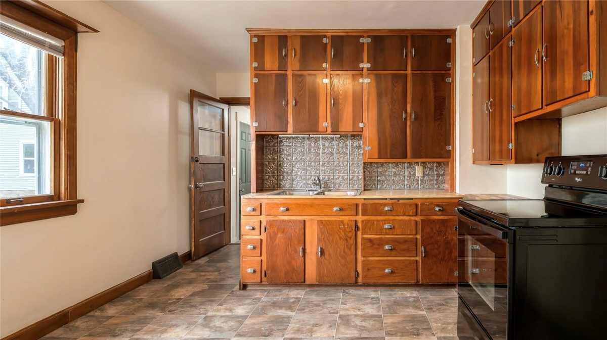 237 10th Avenue, Eau Claire WI 54703 - Residential house for sale - MLS #1605664 - image9