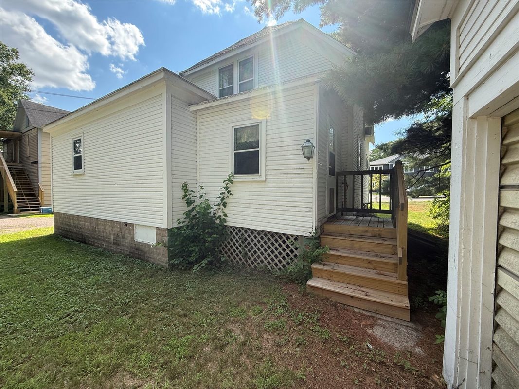 2129 4th Street, Eau Claire WI 54703 - Residential house for sale - MLS #1604045 - image2
