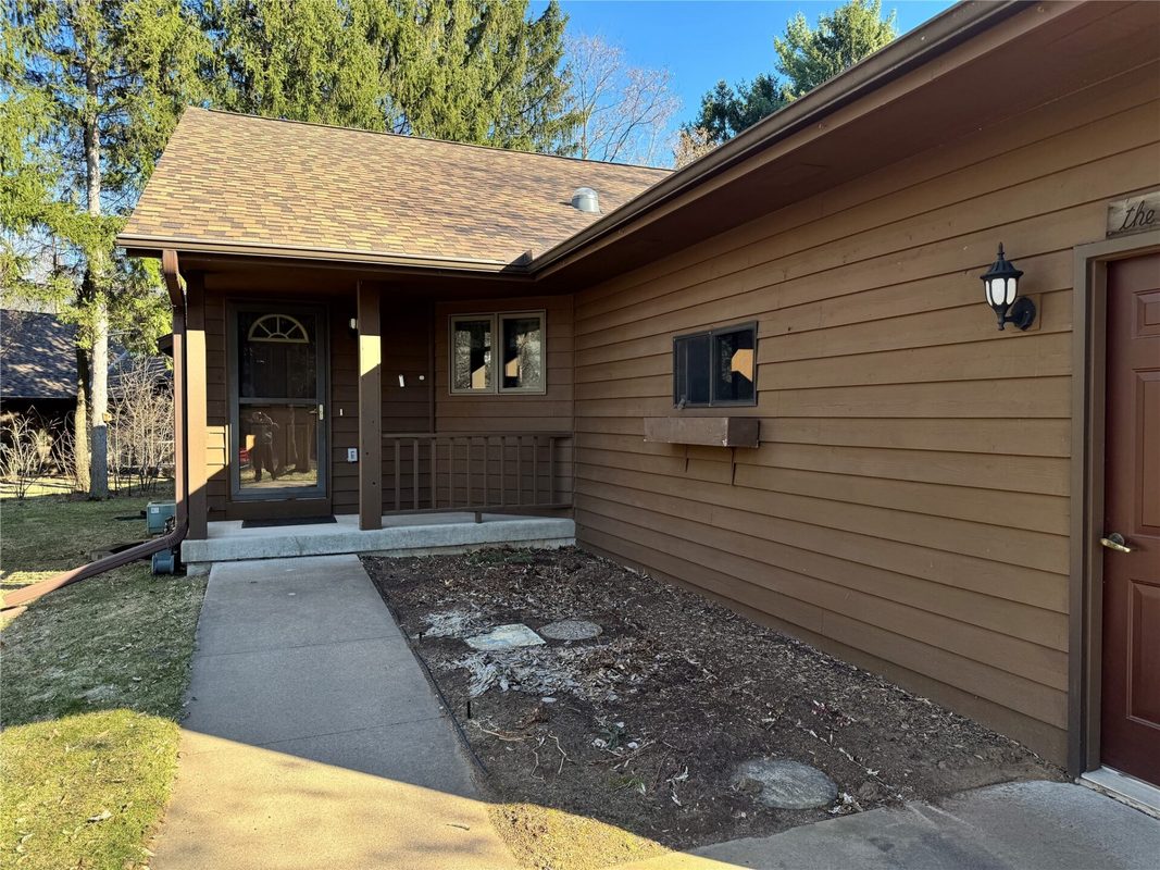 Residential at 945 Cambridge Court, Altoona, WI 54720 — photo 2