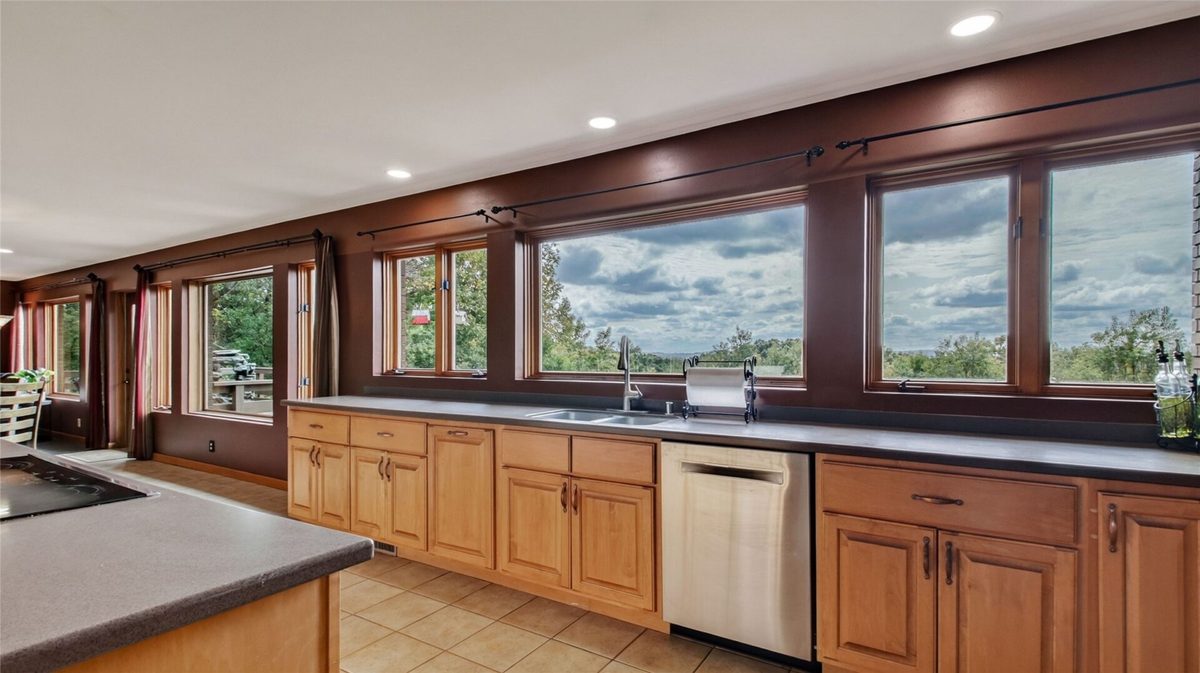 E445 Woodridge Drive, Eau Claire WI 54701 - Residential house for sale - MLS #1605347 - image5
