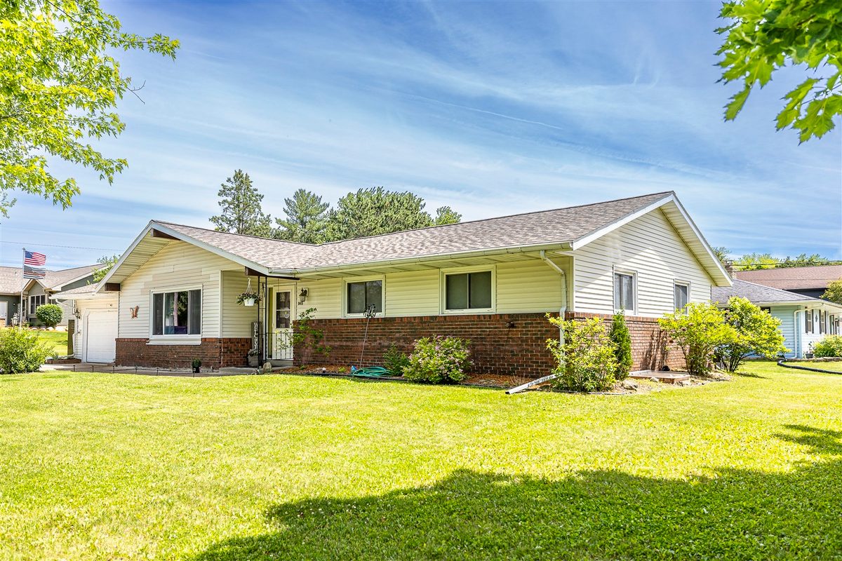 905 Forrest Street, Black River Falls WI 54615 - Residential house for sale - MLS #1602279 - image2