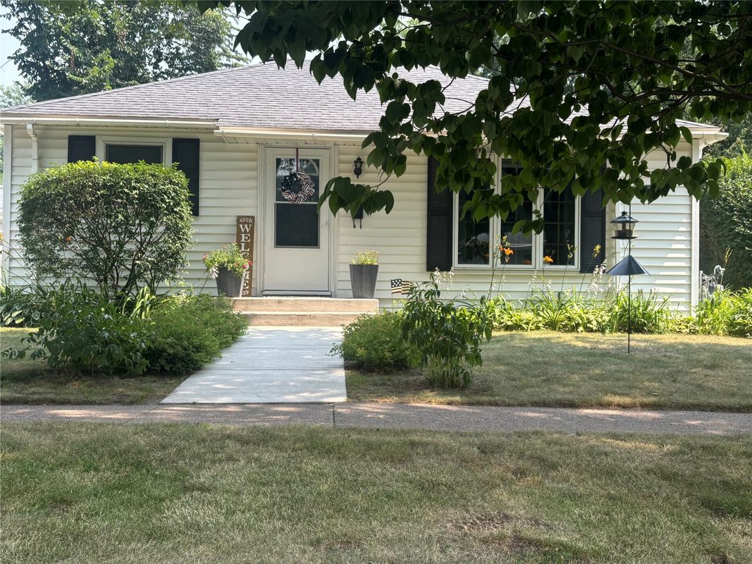 1608 Douglas Street, Menomonie WI 54751 - Residential house for sale - MLS #1603337 - image4