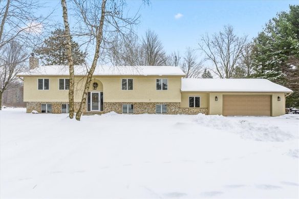 1735 Highway 63, New Richmond WI 54017 - Residential house for sale - MLS #1597621 - image1