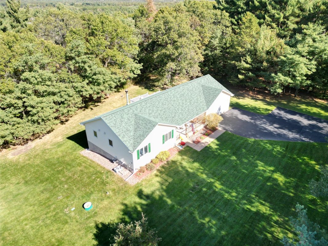 7180 Nine Mile Creek Road, Eau Claire, WI — photo 2