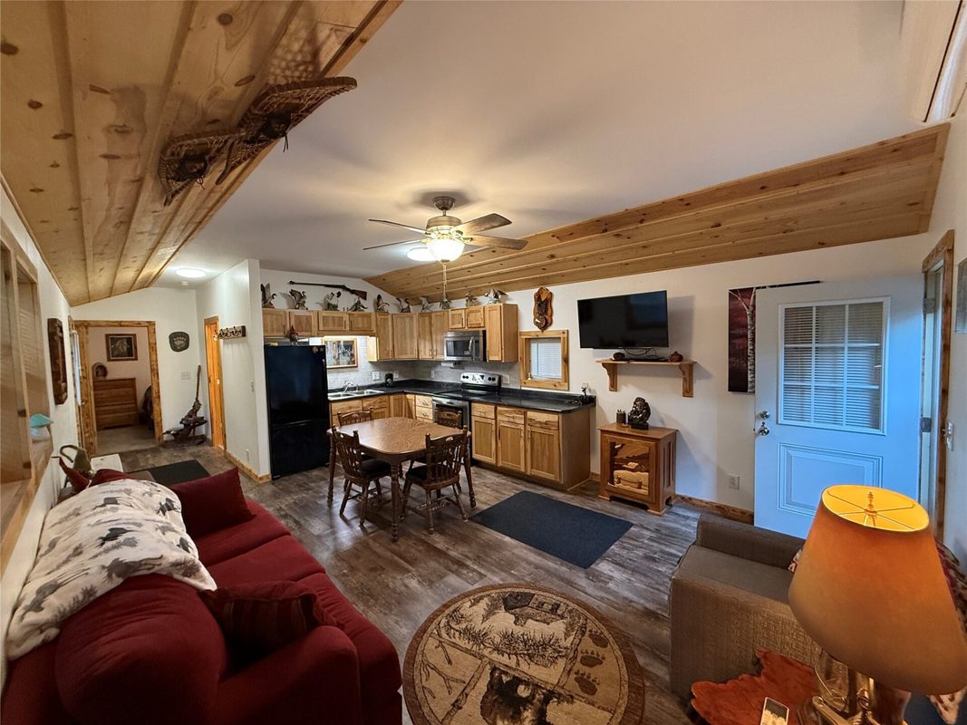 W8560 Oak Ridge Road, Black River Falls WI 54615 - Residential house for sale - MLS #1604366 - image8