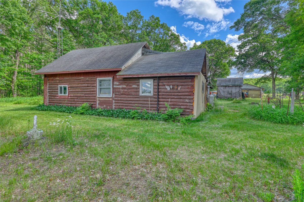 8009 Fox Road, Spooner WI 54801 - Residential house for sale - MLS #1602434 - image1
