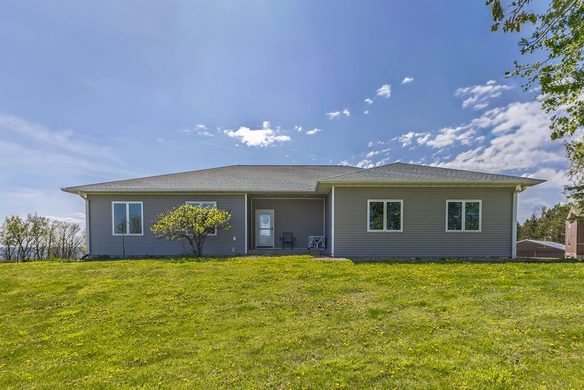 S3565 Rooster Ridge Lane, Fountain City WI 54629 - Residential house for sale - MLS #1600918 - image1