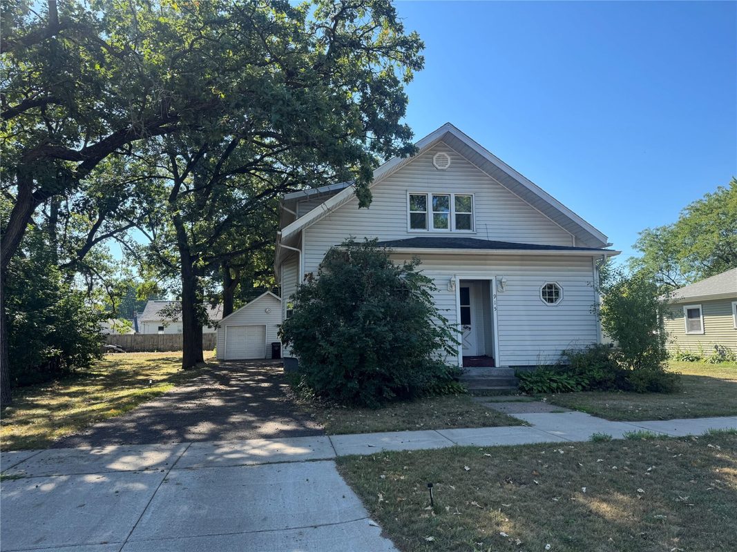 915 Miles Street, Chippewa Falls WI 54729 - ResidentialIncome house for sale - MLS #1604787 - image2