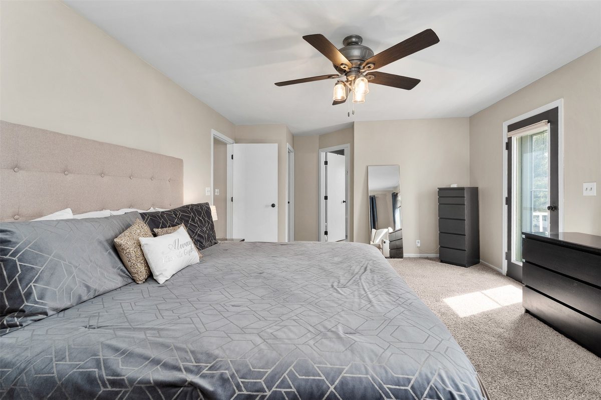 1011 Thompson Drive, Altoona, WI