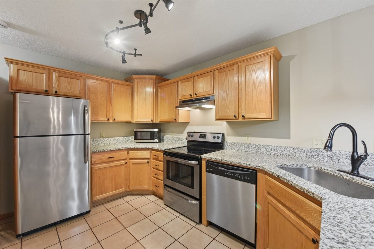 2335 Oakridge Circle, Hudson WI 54016 - Residential house for sale - MLS #1601662 - image10