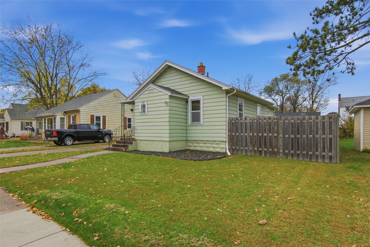 2852 5th Street, Eau Claire WI 54703 - Residential house for sale - MLS #1606288 - image5