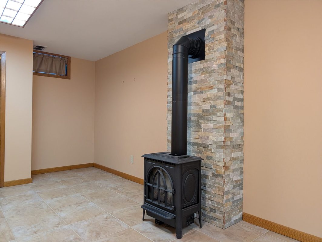 1521 6th Avenue Menomonie WI 54751 — photo 45