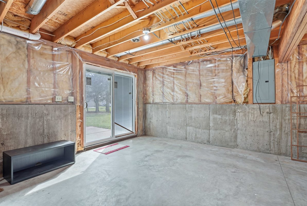 1011 Thompson Drive, Altoona, WI