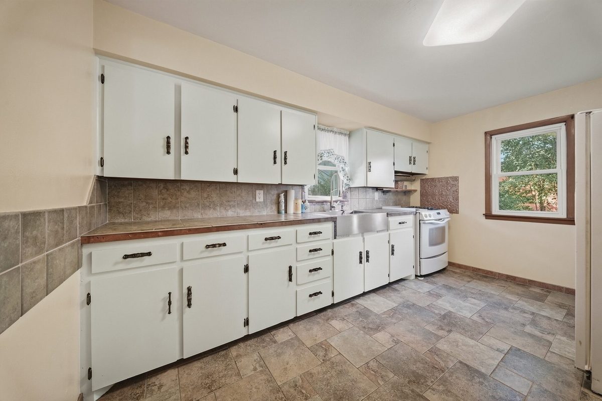 1132 Pershing Street, Eau Claire WI 54703 - Residential house for sale - MLS #1605170 - image5