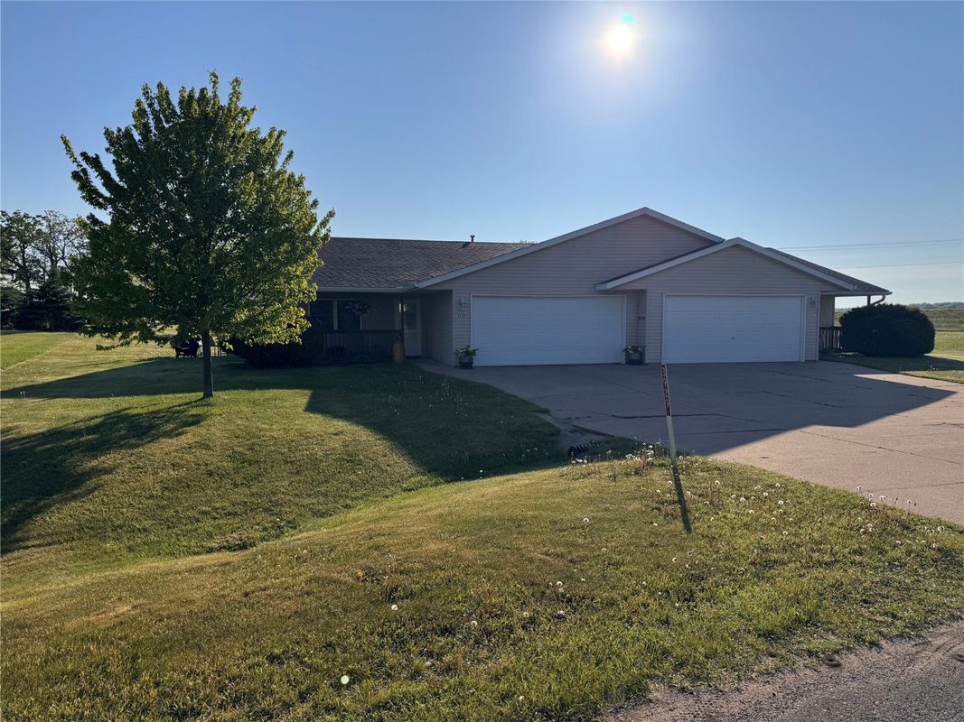 3927-3929 139th Street, Chippewa Falls WI 54729 - ResidentialIncome house for sale - MLS #1601508 - image2